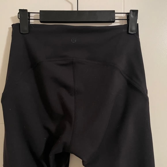 Lululemon In Still High Rise Crop length size 6 - Picture 6 of 8